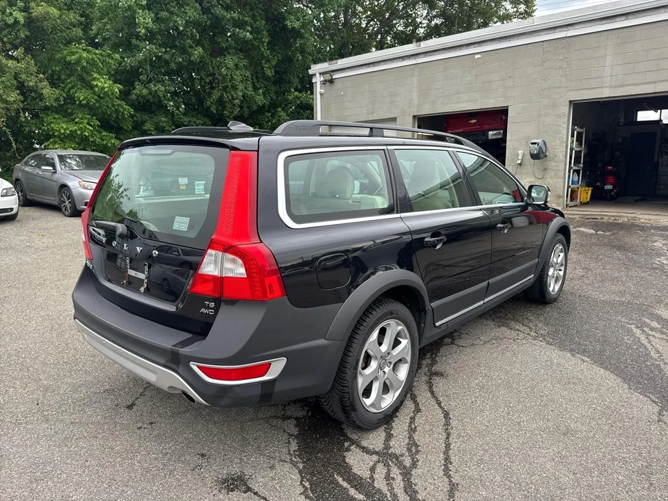 2010 Volvo XC70 3rd Gen - Image 7 of 21