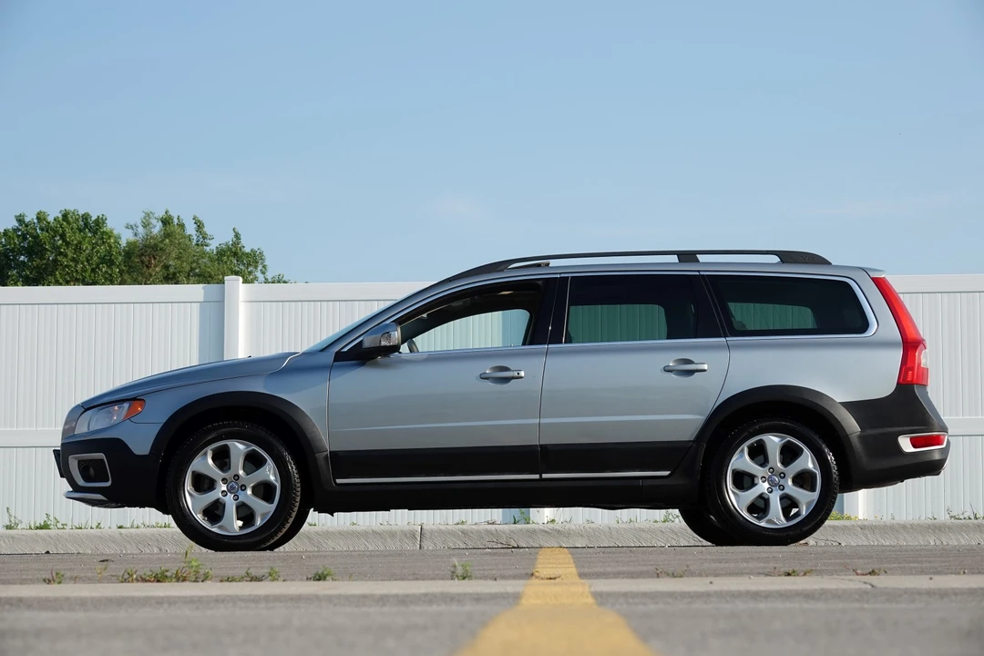 2010 Volvo XC70 3rd Gen - Image 31 of 31