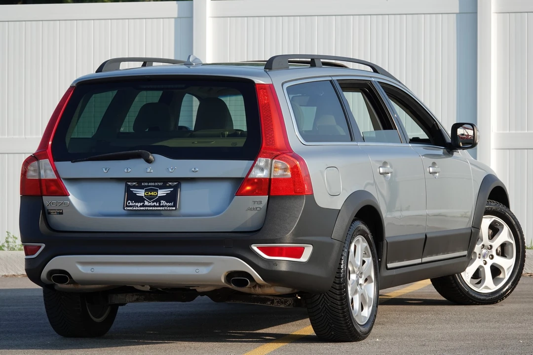 2010 Volvo XC70 3rd Gen - Image 23 of 31