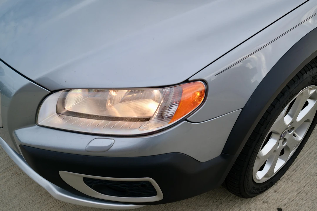 2010 Volvo XC70 3rd Gen - Image 20 of 31