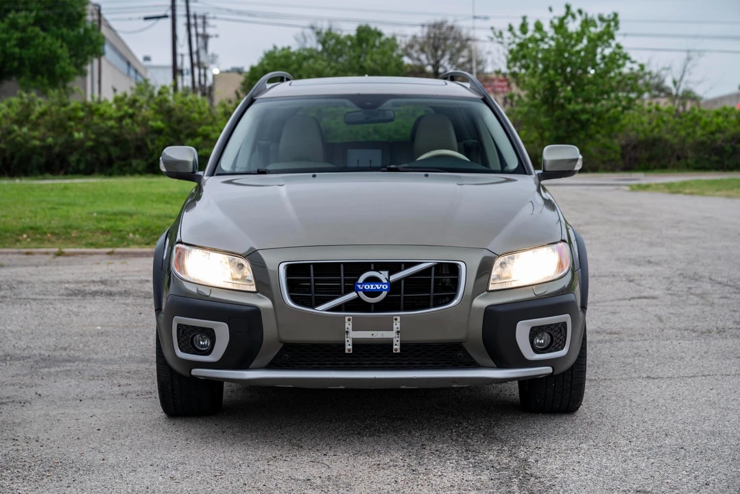 2010 Volvo XC70 3rd Gen - Image 20 of 21