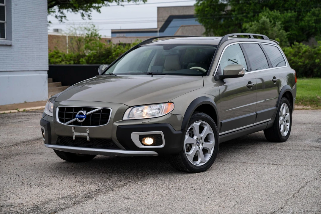 2010 Volvo XC70 3rd Gen - Image 3 of 21