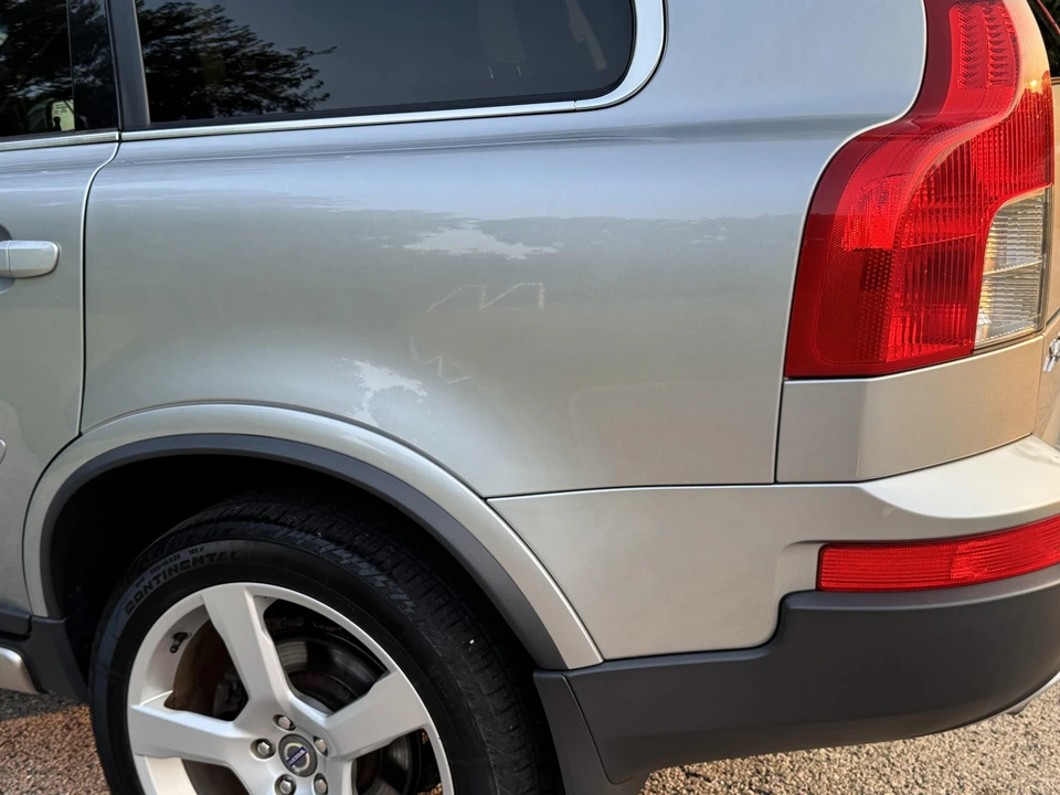 2010 Volvo XC90 1st Gen - Image 28 of 31