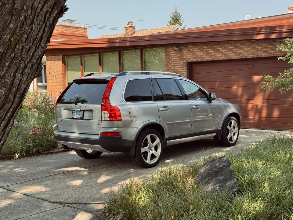 2010 Volvo XC90 1st Gen - Image 11 of 31