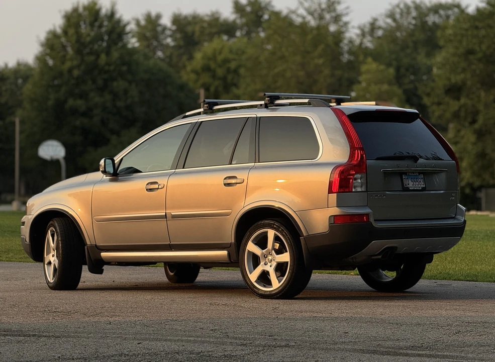 2010 Volvo XC90 1st Gen - Image 19 of 31