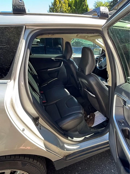 2010 Volvo XC60 1st Gen - Image 7 of 10