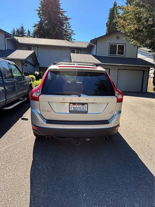 2010 Volvo XC60 1st Gen - Image 4 of 10