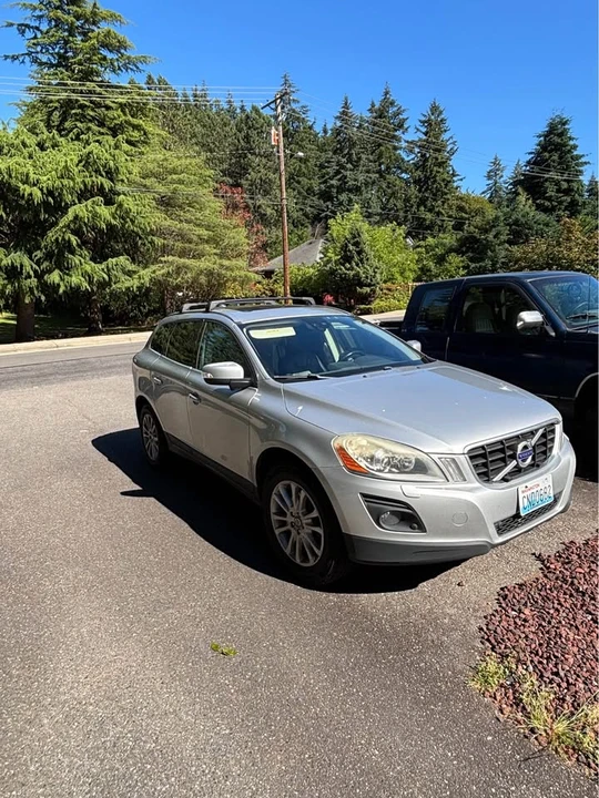 2010 Volvo XC60 1st Gen - Image 2 of 10