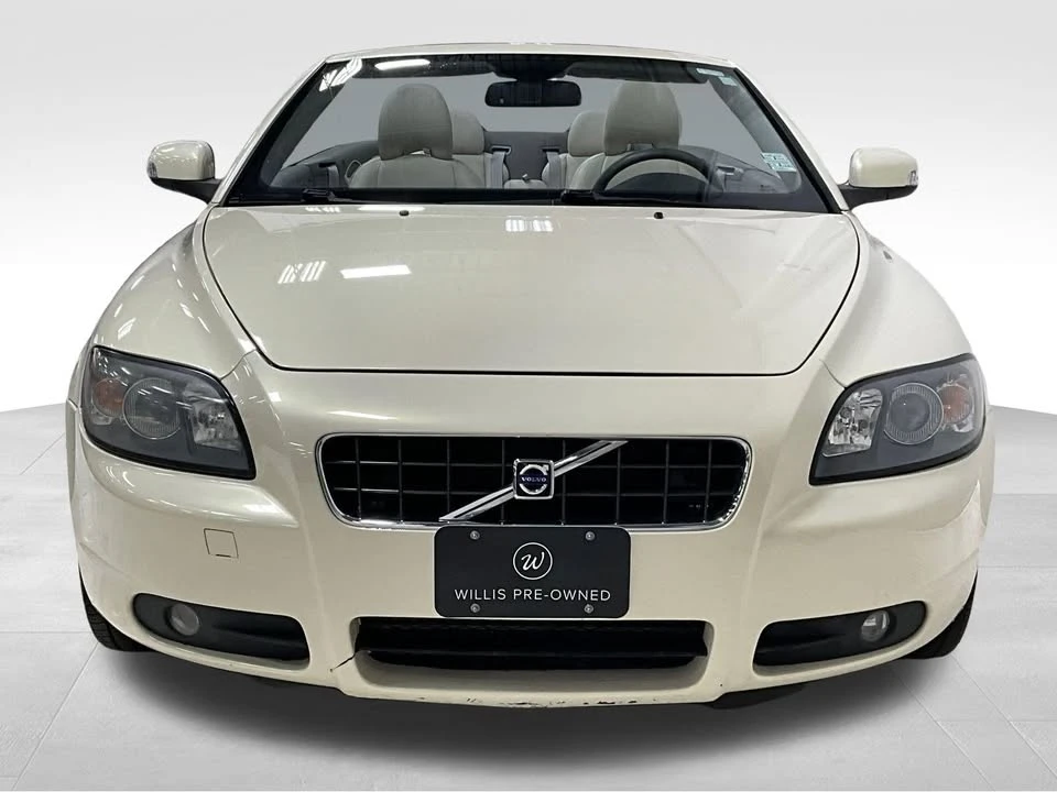2010 Volvo C70 2nd Gen - Image 2 of 15