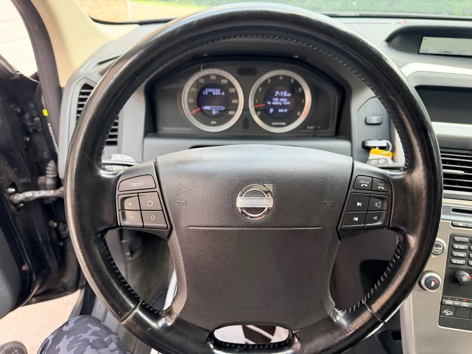 2010 Volvo XC60 1st Gen - Image 12 of 19