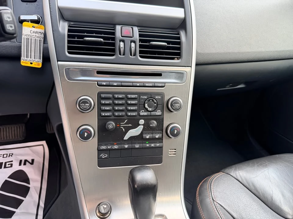 2010 Volvo XC60 1st Gen - Image 9 of 19