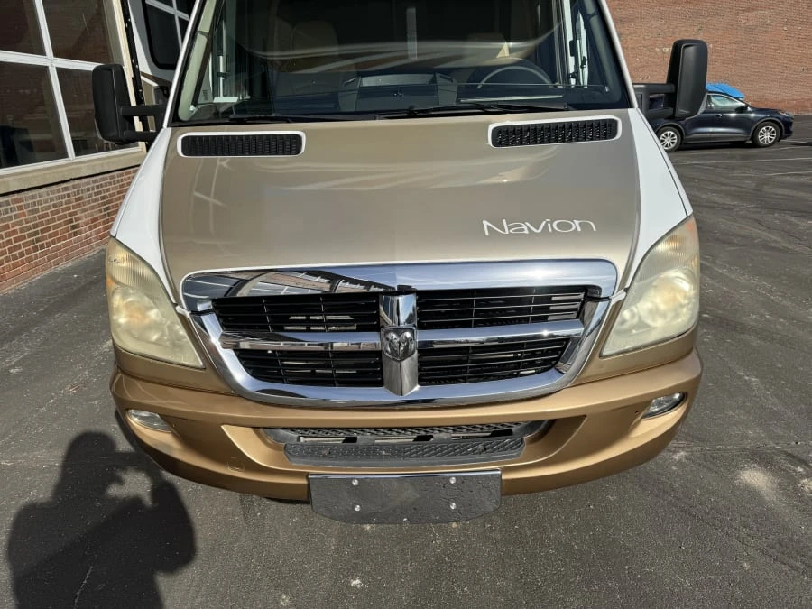 2010 Winnebago - Image 10 of 25