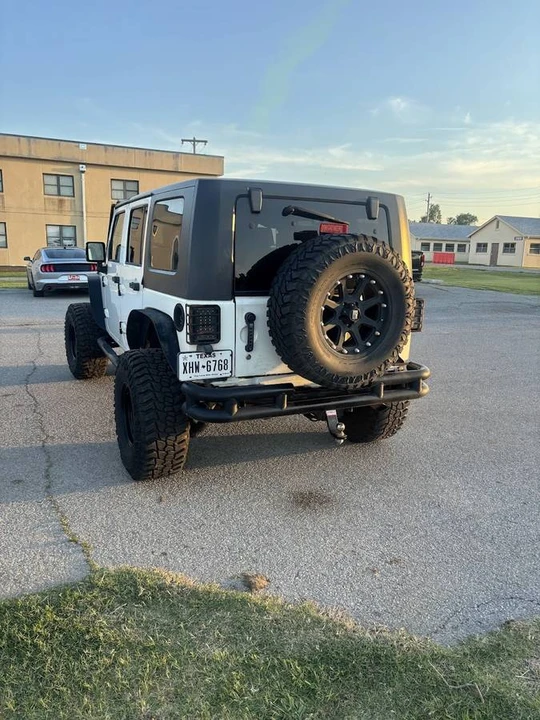 2010 Jeep Wrangler - Image 6 of 6