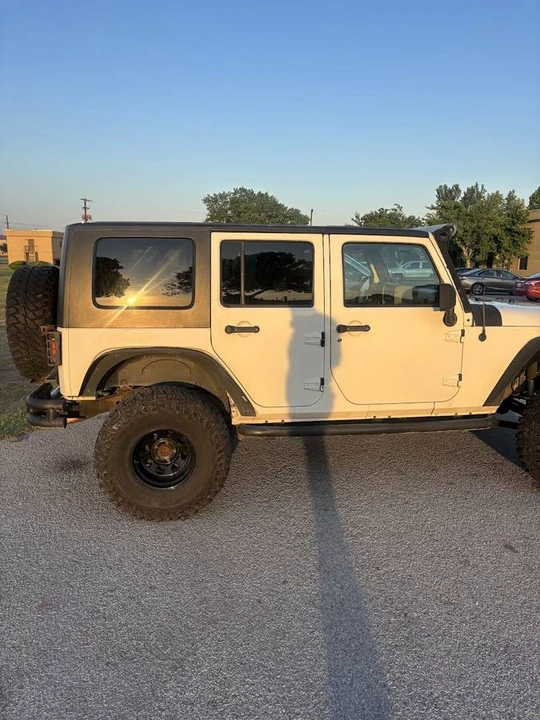 2010 Jeep Wrangler - Image 4 of 6