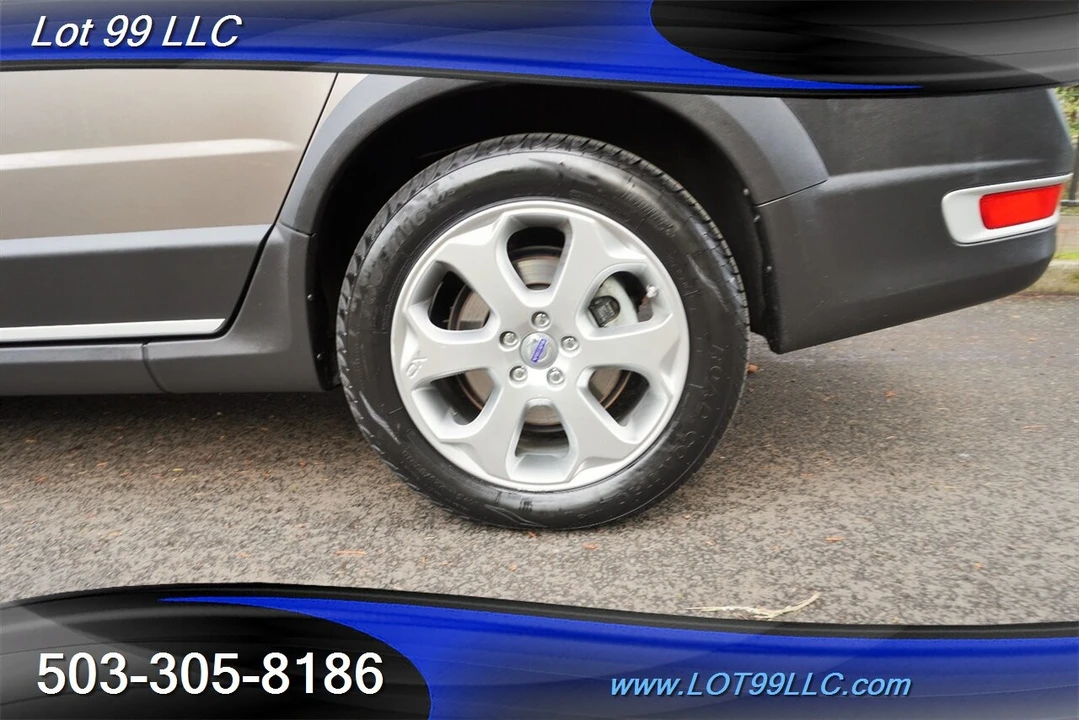 2010 Volvo XC70 3rd Gen - Image 4 of 4