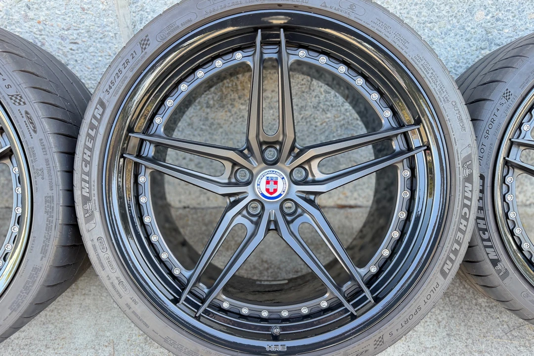 Parts & Memorabilia Other Wheels - Image 2 of 4