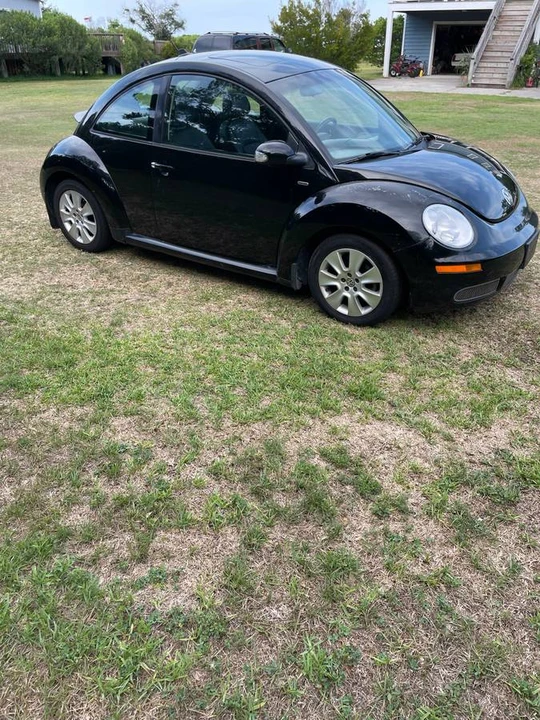 2010 Volkswagen New Beetle - Image 2 of 9