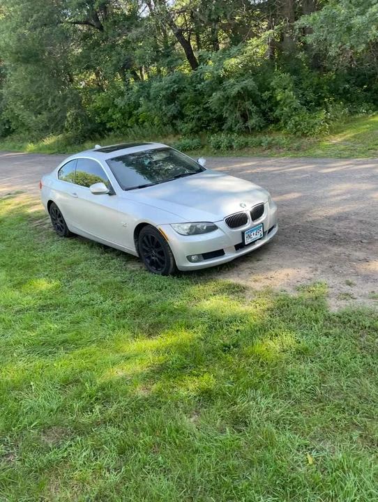 2010 BMW E90 3 Series Sedan - Image 3 of 8