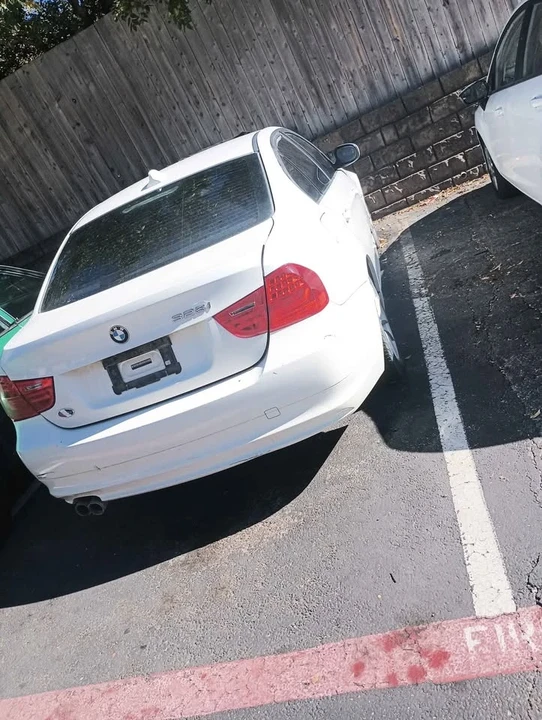 2010 BMW E90 3 Series Sedan - Image 3 of 4