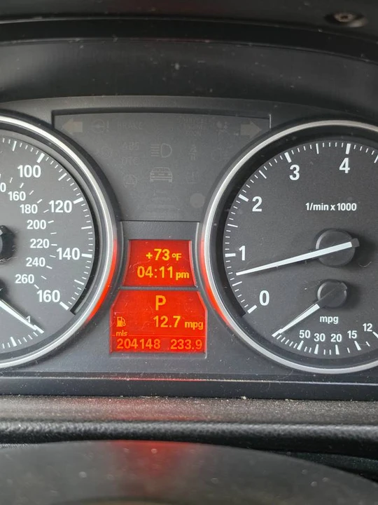2010 BMW E90 3 Series Sedan - Image 2 of 2