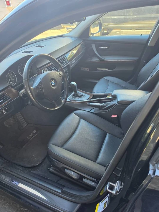 2010 BMW E90 3 Series Sedan - Image 2 of 3