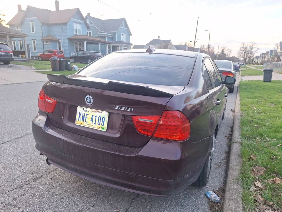 2010 BMW E90 3 Series Sedan - Image 11 of 19