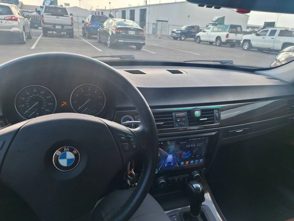 2010 BMW E90 3 Series Sedan - Image 5 of 19
