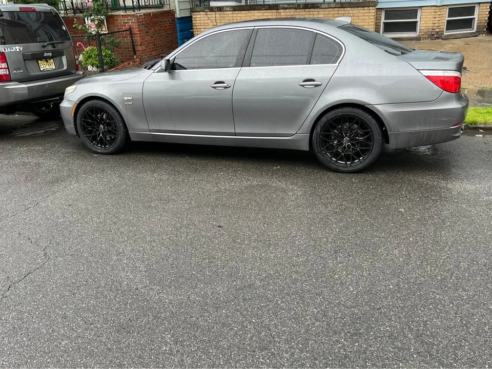 2010 BMW E60 5 Series Sedan - Image 2 of 4