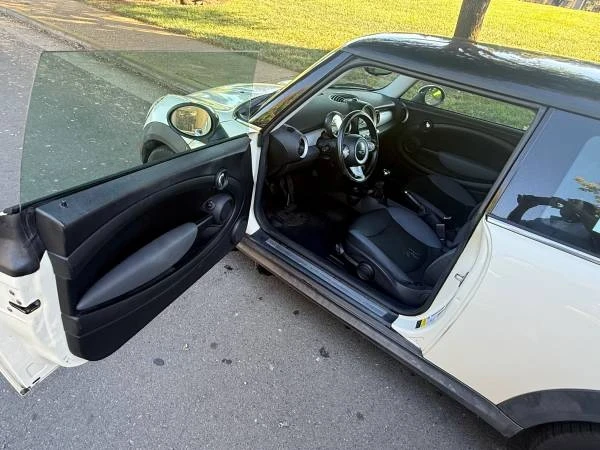 2010 Mini Mini John Cooper Works 2nd Gen - Image 19 of 21