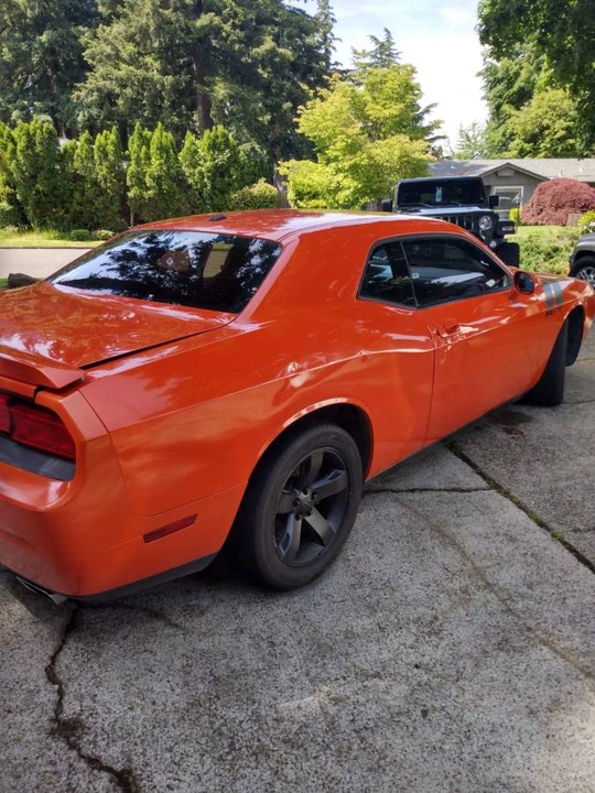 2010 Dodge Challenger 3rd Gen - Image 6 of 7