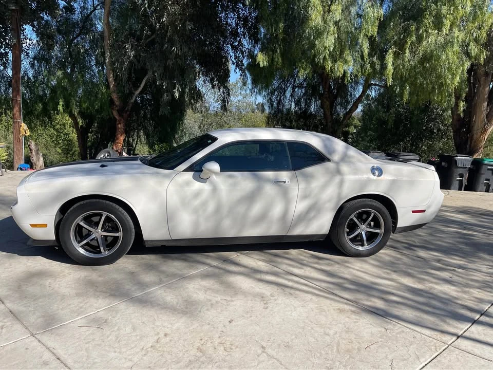 2010 Dodge Challenger 3rd Gen - Image 2 of 10