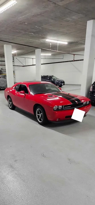 2010 Dodge Challenger 3rd Gen - Image 5 of 6