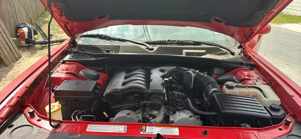2010 Dodge Challenger 3rd Gen - Image 8 of 9