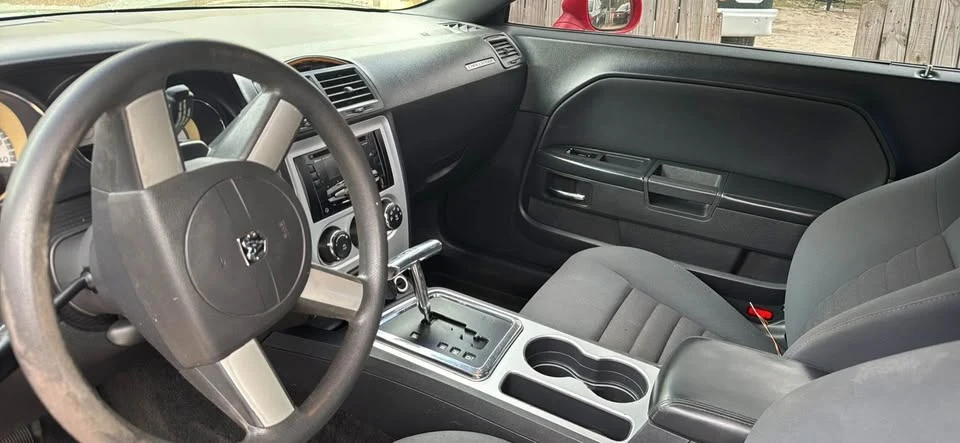 2010 Dodge Challenger 3rd Gen - Image 7 of 9