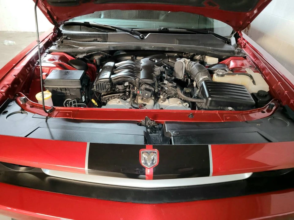 2010 Dodge Challenger 3rd Gen - Image 9 of 10