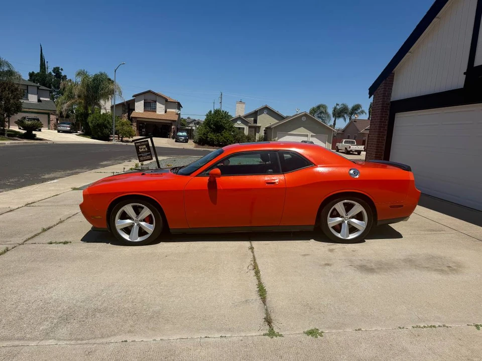 2010 Dodge Challenger SRT8 & 392 3rd Gen - Image 4 of 8