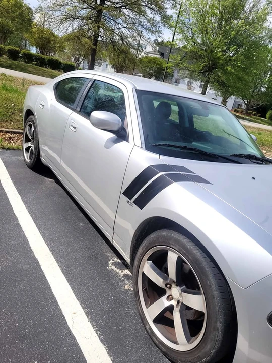 2010 Dodge Charger 6th Gen - Image 2 of 4