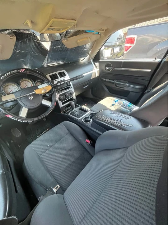 2010 Dodge Charger 6th Gen - Image 5 of 7