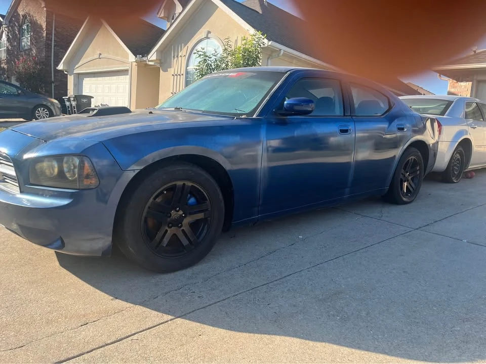 2010 Dodge Charger 6th Gen - Image 2 of 7