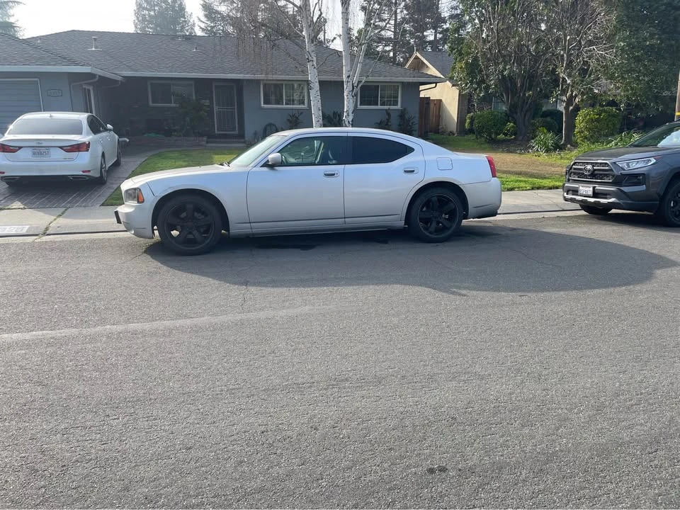 2010 Dodge Charger 6th Gen - Image 3 of 3