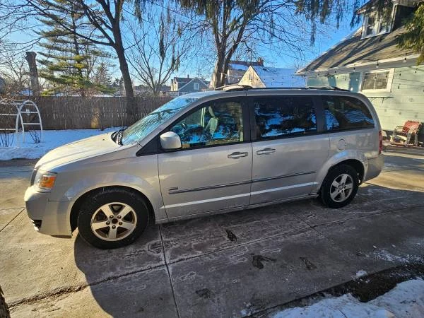2010 Dodge Caravan - Image 3 of 11