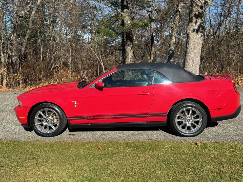 2010 Ford S197 Mustang - Image 20 of 21