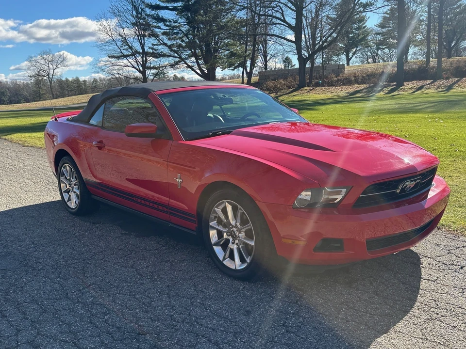 2010 Ford S197 Mustang - Image 5 of 21