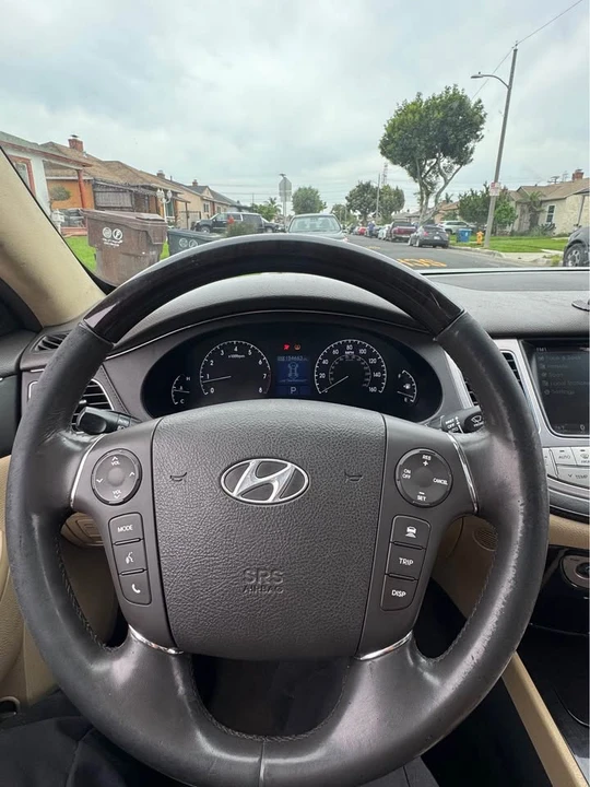 2010 Hyundai Genesis - Image 7 of 9