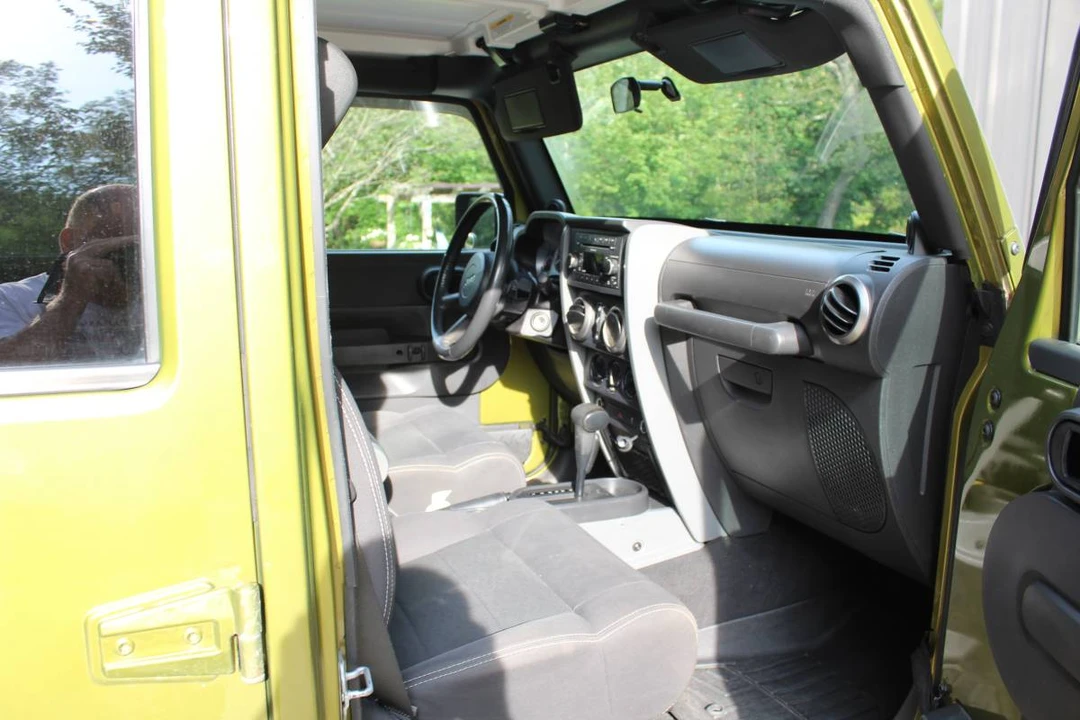 2010 Jeep JK Wrangler - Image 11 of 15