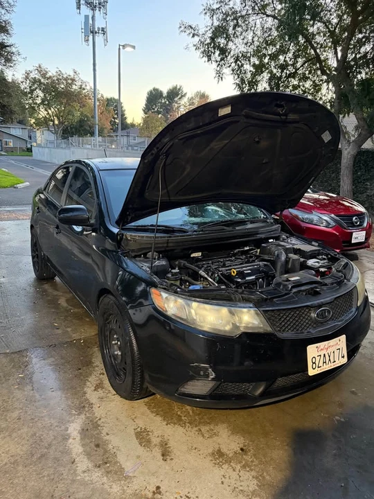2010 Kia Forte - Image 2 of 10