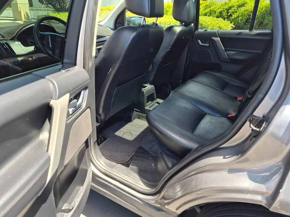 2010 Land Rover Freelander - Image 13 of 15