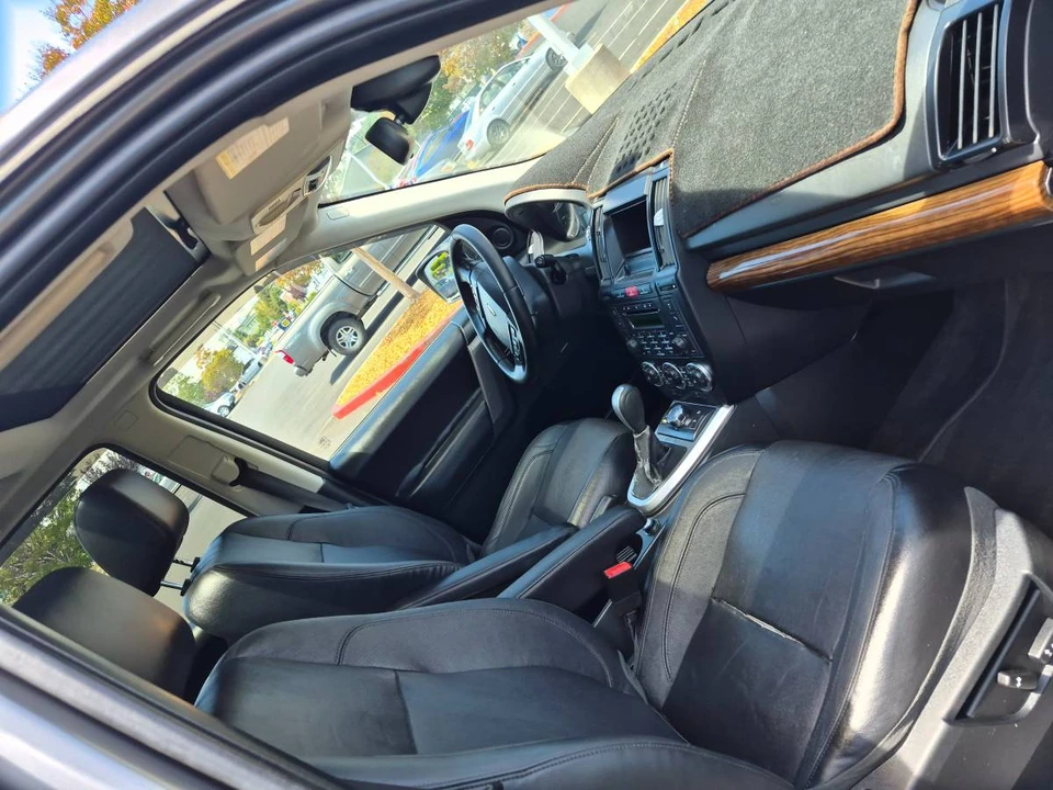 2010 Land Rover Freelander - Image 11 of 15