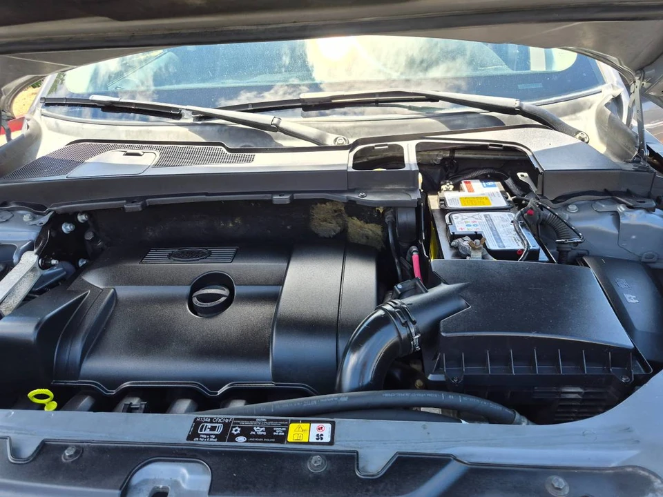 2010 Land Rover Freelander - Image 14 of 15