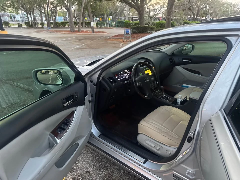 2010 Lexus ES 5th Gen - Image 10 of 10